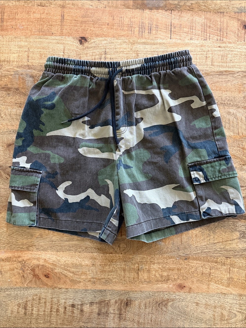 Forever 21 Womens Camo Cargo Shorts - Olive & Dark Green
